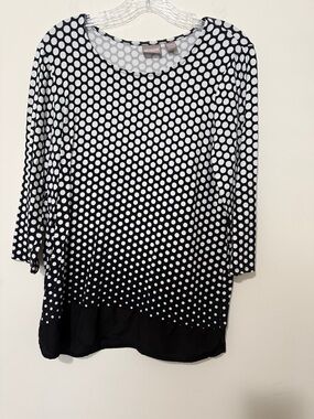Chicos Black and White Top, size 1 (8)